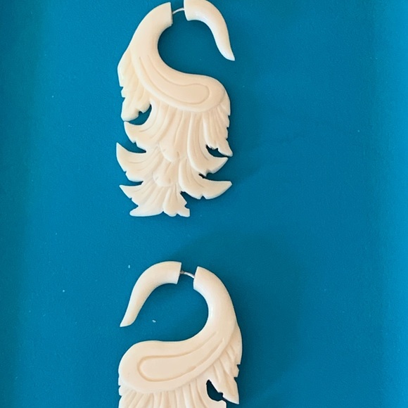 Fake gage earrings. Hand carved from bone. - Picture 3 of 6